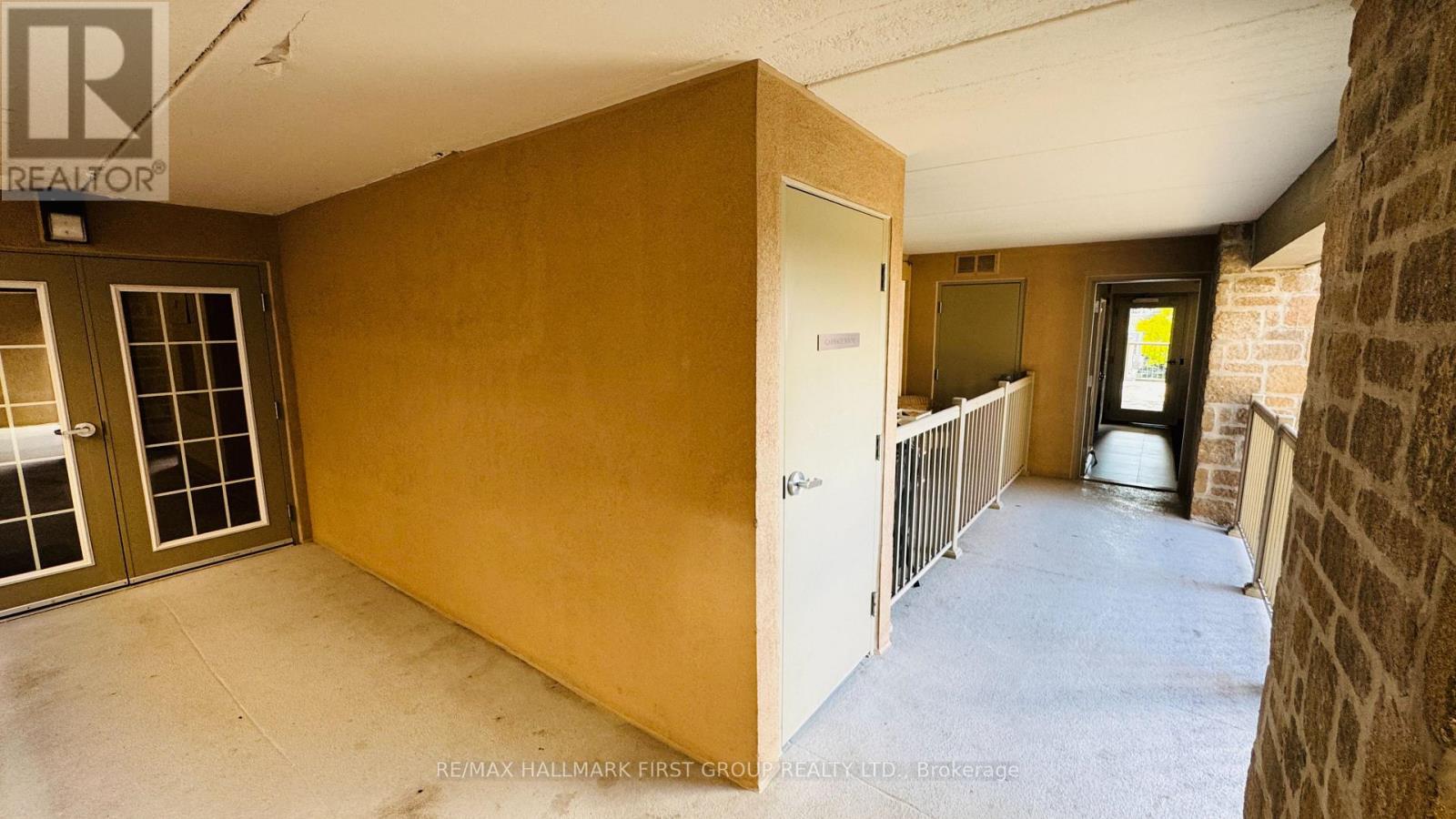 210 - 1460 Bishops Gate, Oakville, Ontario  L6M 4N5 - Photo 3 - W12502364