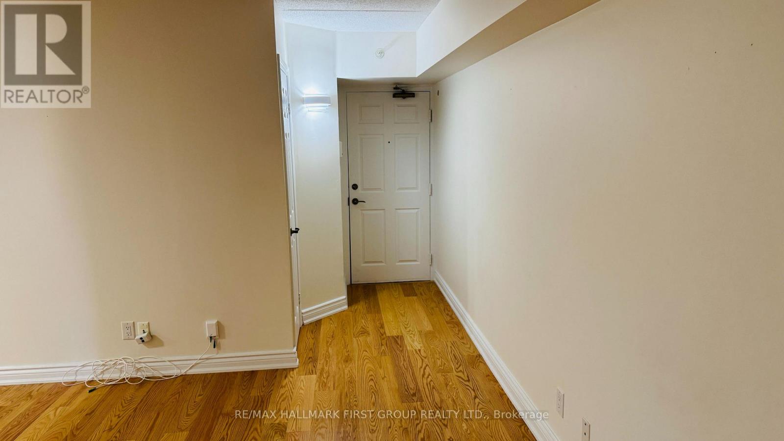 210 - 1460 Bishops Gate, Oakville, Ontario  L6M 4N5 - Photo 5 - W12502364