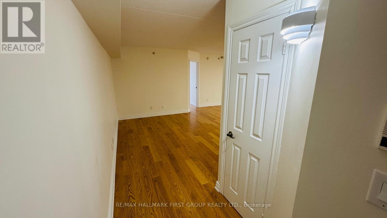 210 - 1460 Bishops Gate, Oakville, Ontario  L6M 4N5 - Photo 6 - W12502364