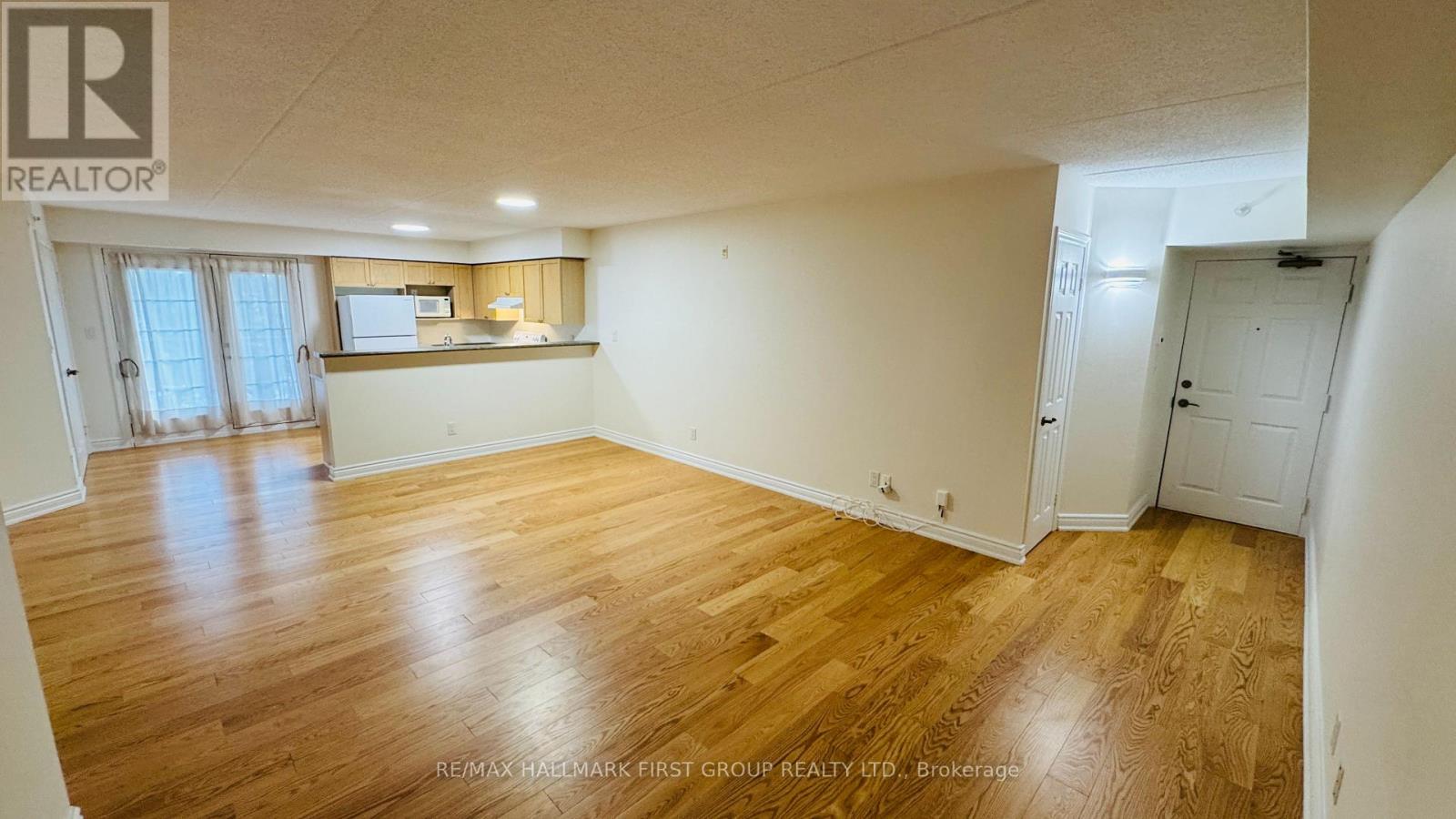 210 - 1460 Bishops Gate, Oakville, Ontario  L6M 4N5 - Photo 8 - W12502364