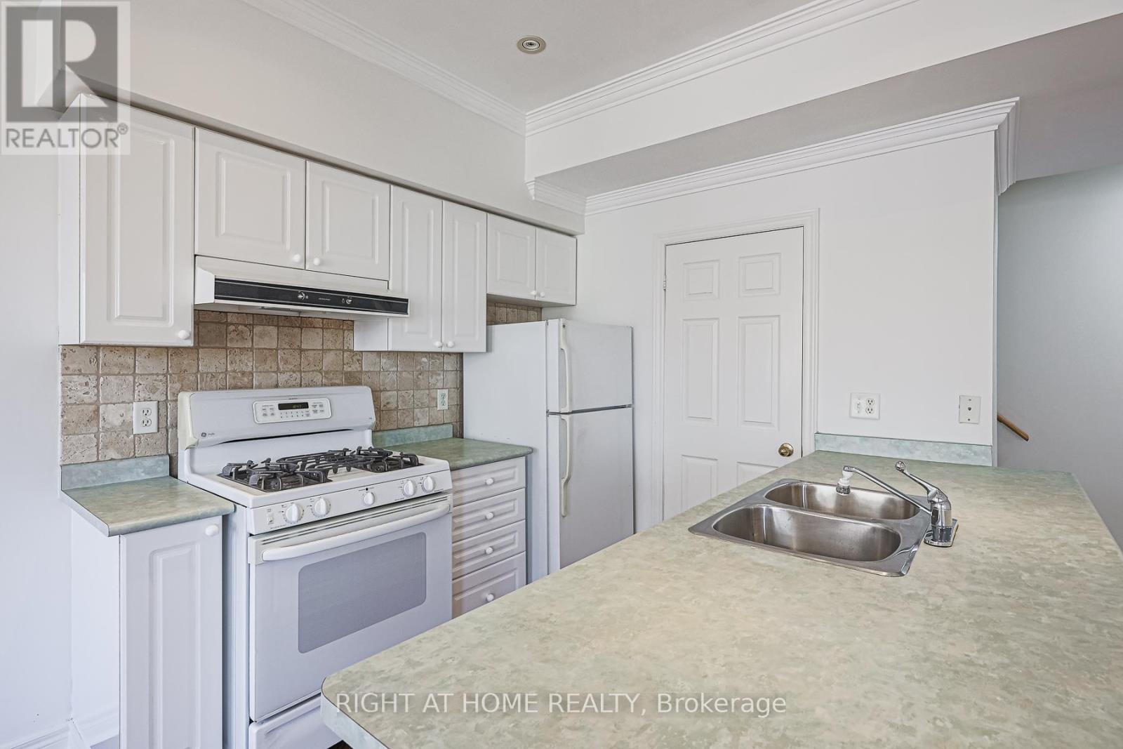 78 - 760 Lawrence Avenue W, Toronto, Ontario  M6A 3E7 - Photo 23 - W12502392