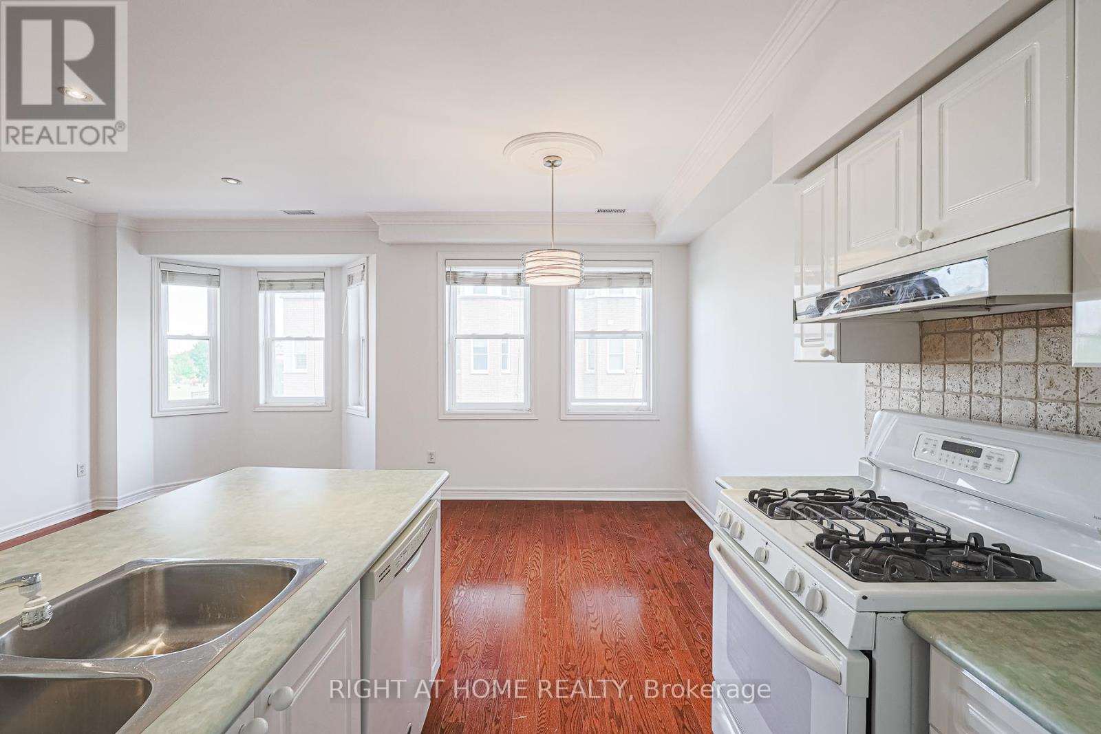 78 - 760 Lawrence Avenue W, Toronto, Ontario  M6A 3E7 - Photo 24 - W12502392