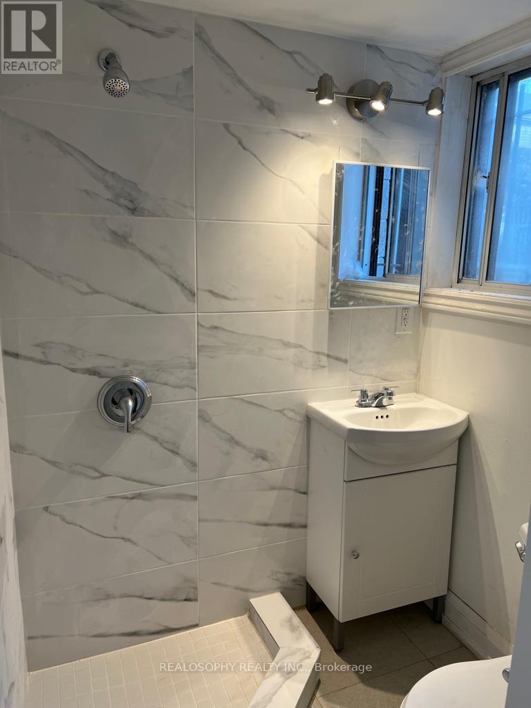 Lower - 101 Auburn Avenue, Toronto, Ontario  M6H 2L8 - Photo 6 - W12502458