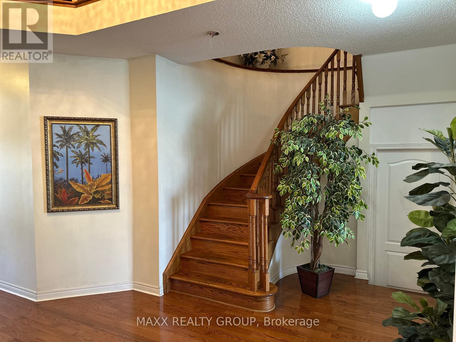 36 Beckenham Road, Brampton, Ontario  L6P 2L7 - Photo 12 - W12502462