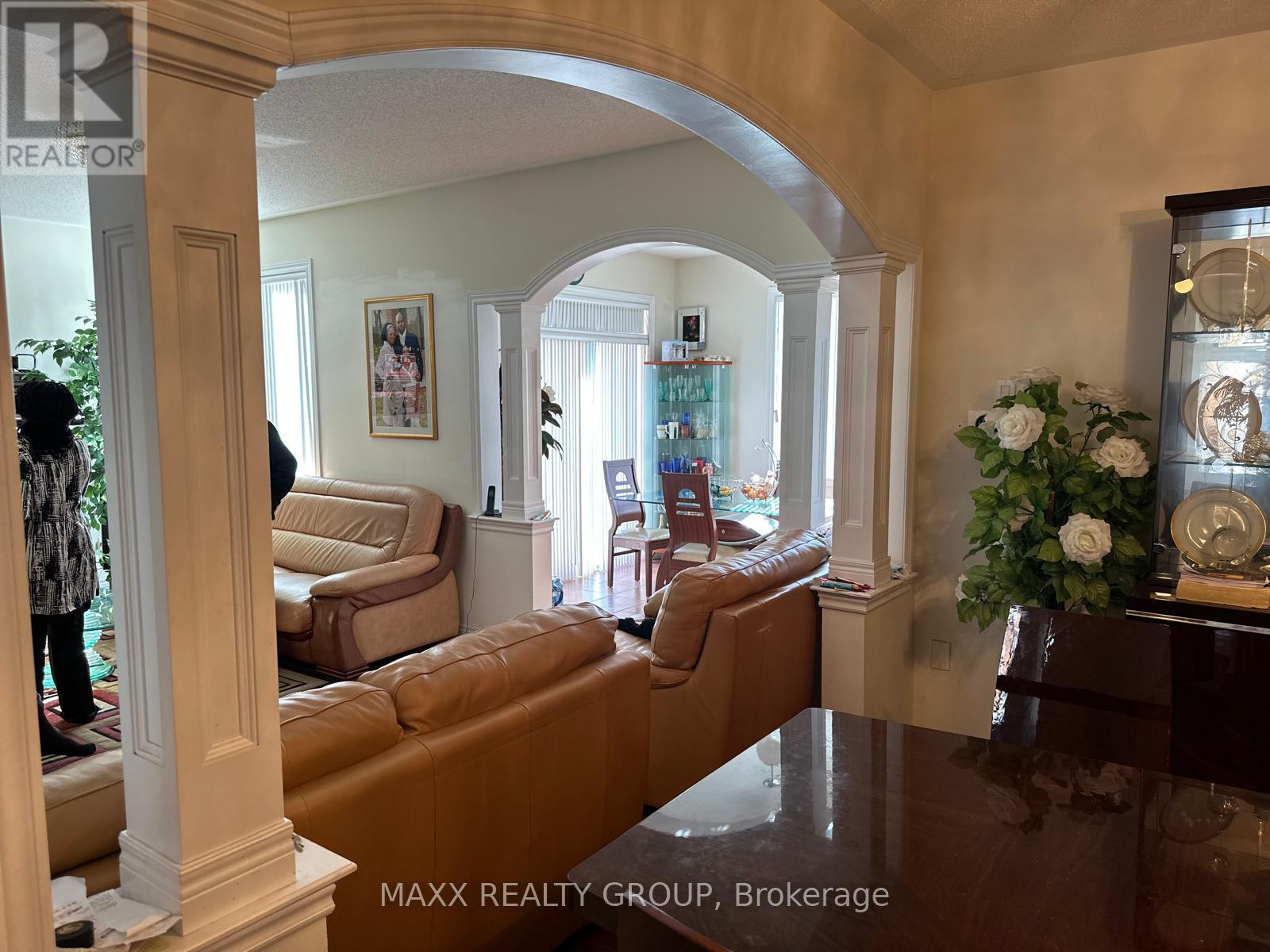 36 Beckenham Road, Brampton, Ontario  L6P 2L7 - Photo 15 - W12502462