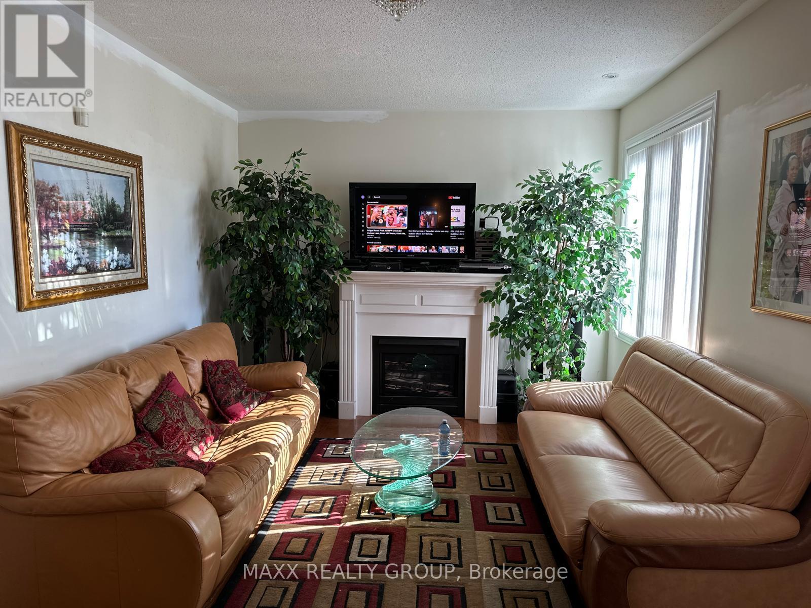 36 Beckenham Road, Brampton, Ontario  L6P 2L7 - Photo 17 - W12502462