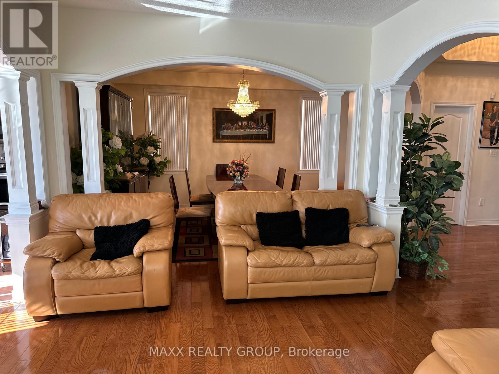 36 Beckenham Road, Brampton, Ontario  L6P 2L7 - Photo 18 - W12502462