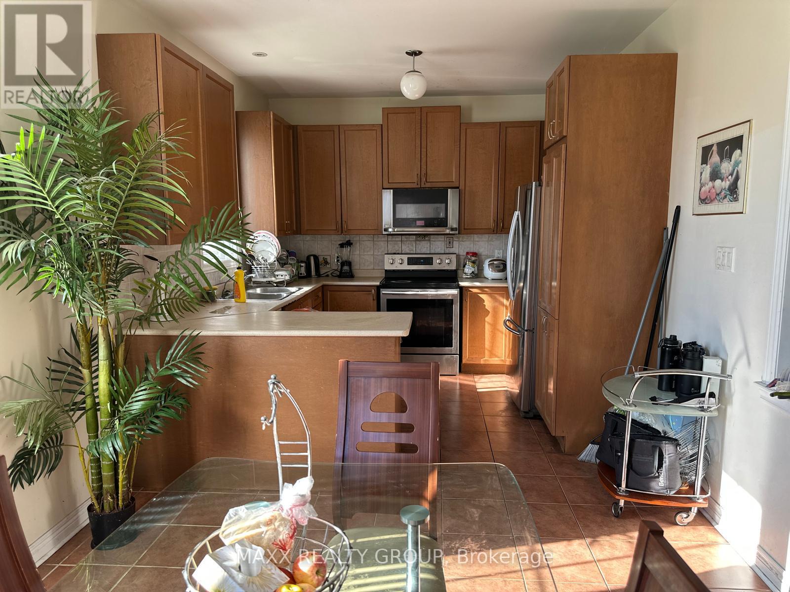 36 Beckenham Road, Brampton, Ontario  L6P 2L7 - Photo 29 - W12502462