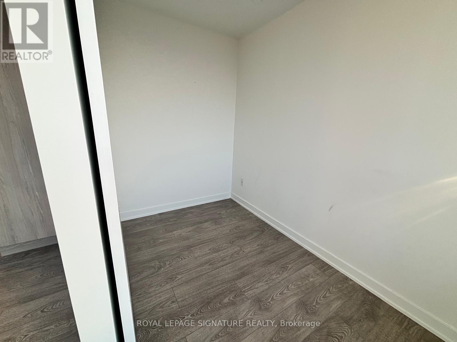 721 - 28 Ann Street, Mississauga, Ontario  L5G 0E1 - Photo 12 - W12502488