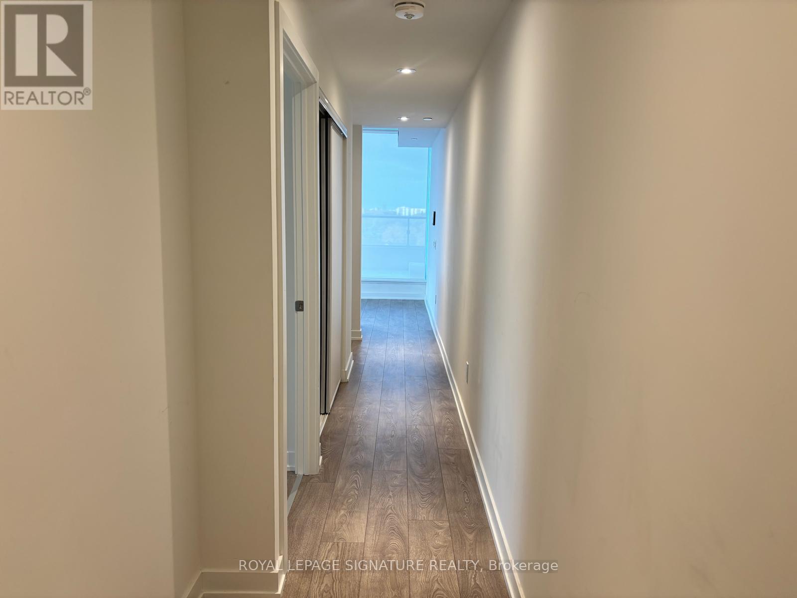721 - 28 Ann Street, Mississauga, Ontario  L5G 0E1 - Photo 2 - W12502488