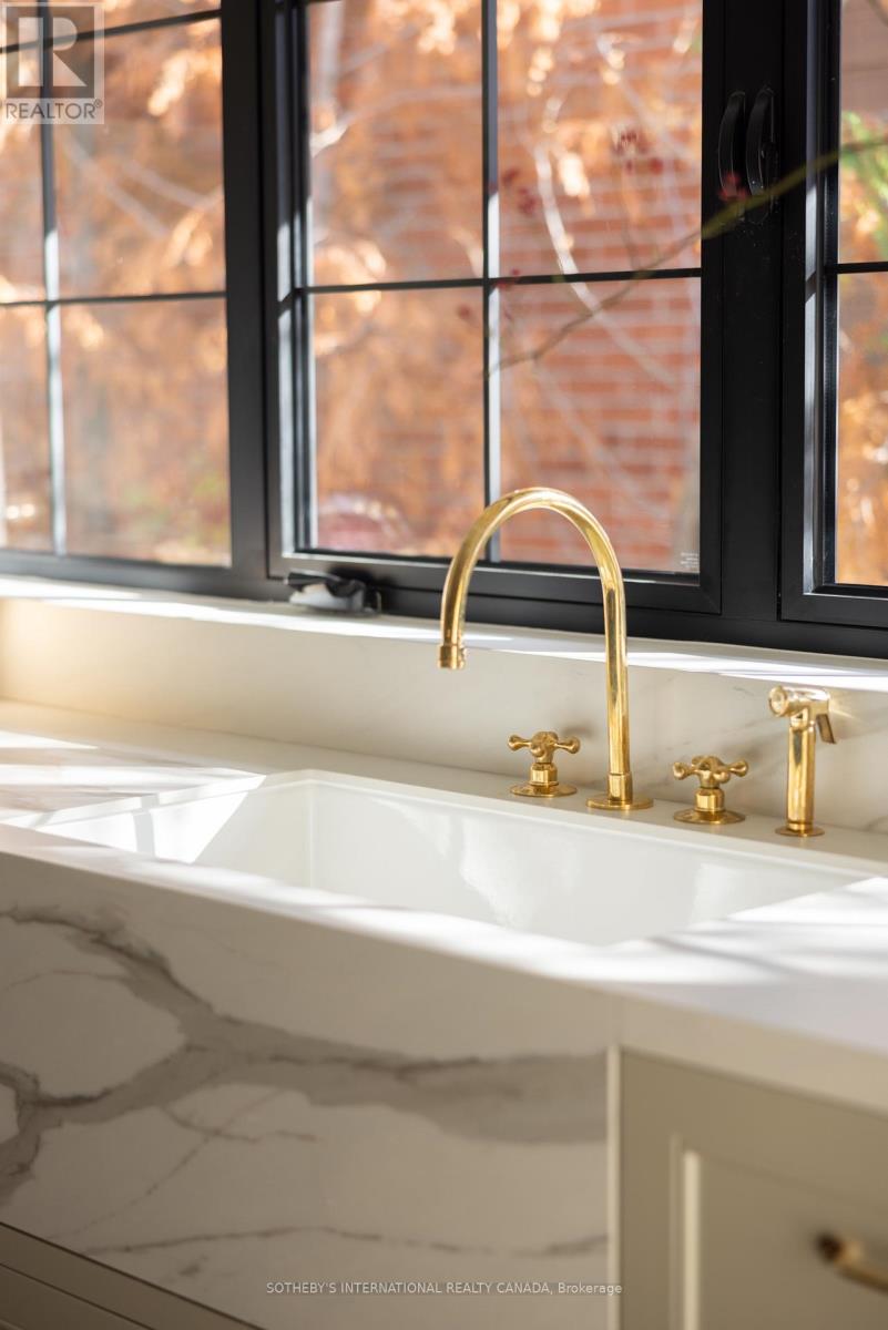 36 Rosemeade Avenue, Toronto, Ontario  M8Y 3A3 - Photo 5 - W12502514