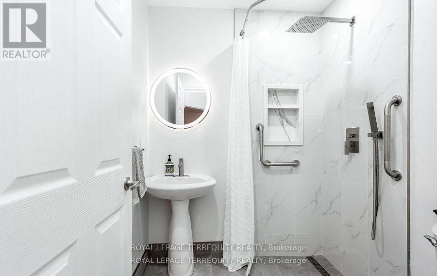 4762 Allegheny Road, Mississauga, Ontario  L5R 0A6 - Photo 17 - W12502534