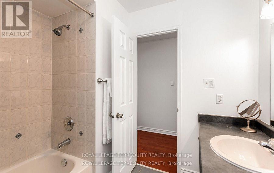 4762 Allegheny Road, Mississauga, Ontario  L5R 0A6 - Photo 37 - W12502534