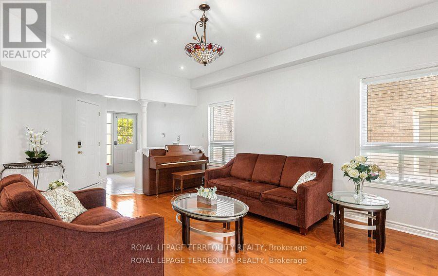 4762 Allegheny Road, Mississauga, Ontario  L5R 0A6 - Photo 6 - W12502534