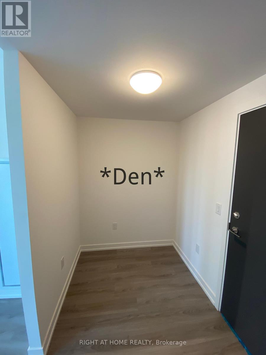 512 - 10 De Boers Drive, Toronto, Ontario  M3J 0L6 - Photo 12 - W12502572