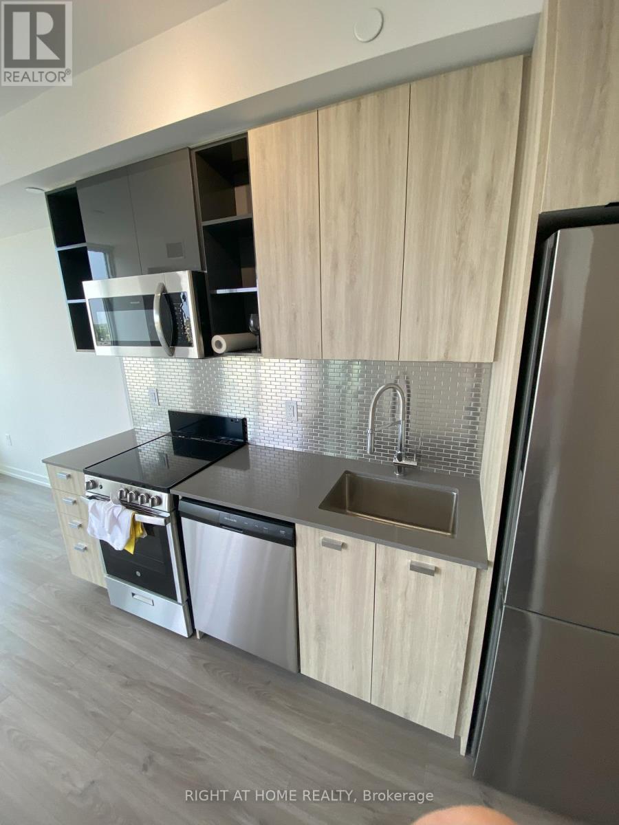 512 - 10 De Boers Drive, Toronto, Ontario  M3J 0L6 - Photo 2 - W12502572