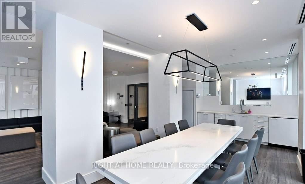 512 - 10 De Boers Drive, Toronto, Ontario  M3J 0L6 - Photo 21 - W12502572