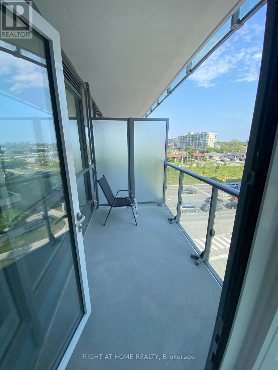 512 - 10 De Boers Drive, Toronto, Ontario  M3J 0L6 - Photo 7 - W12502572