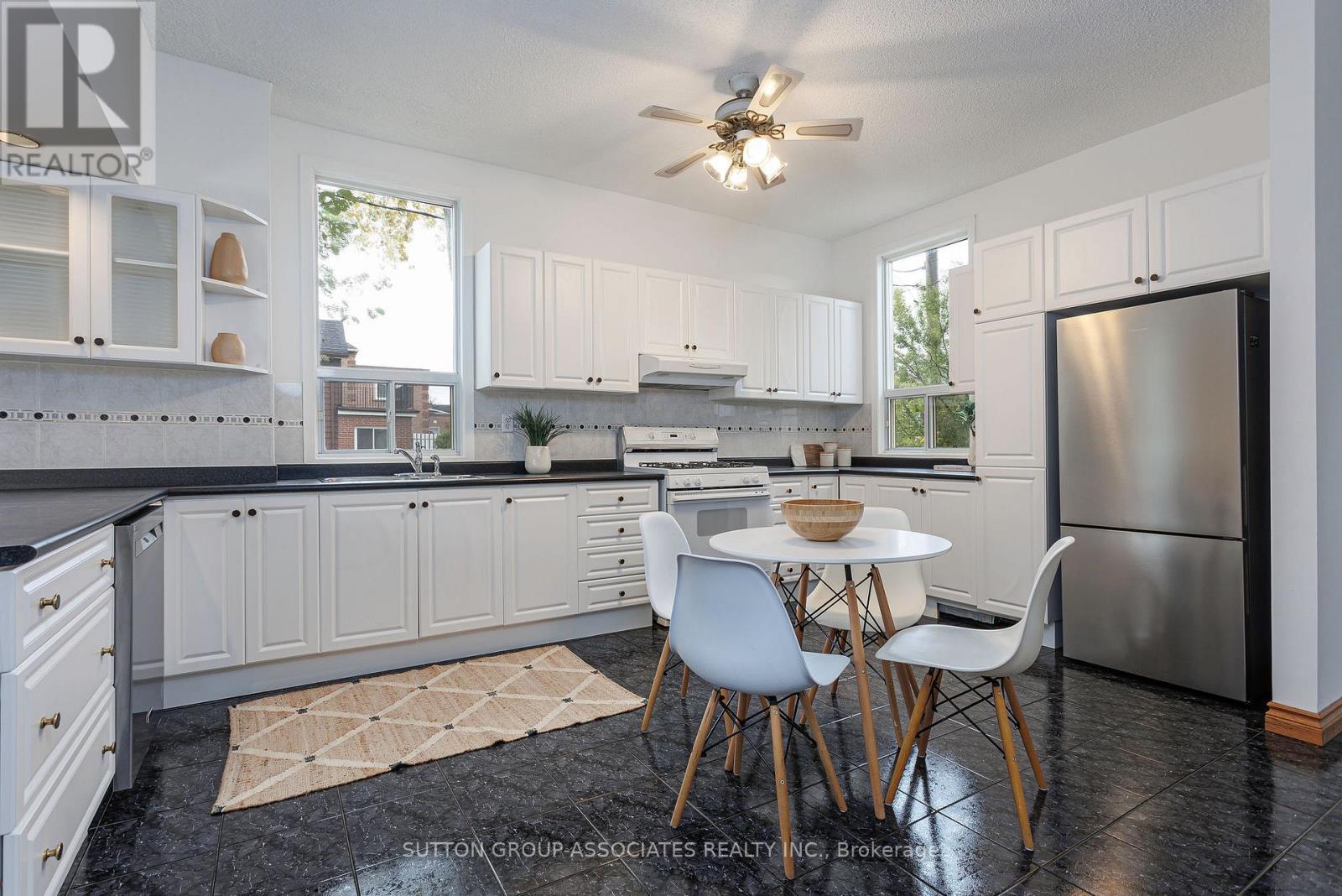 195 Hallam Street, Toronto (Dovercourt-Wallace Emerson-Junction), Ontario  M6H 1X6 - Photo 13 - W12502596