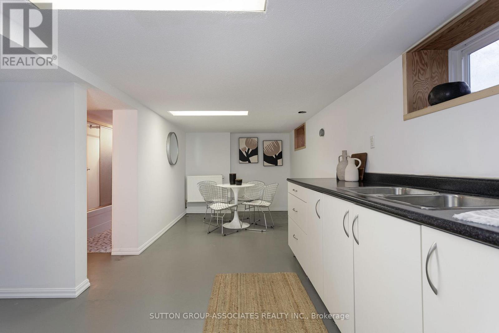 195 Hallam Street, Toronto (Dovercourt-Wallace Emerson-Junction), Ontario  M6H 1X6 - Photo 31 - W12502596