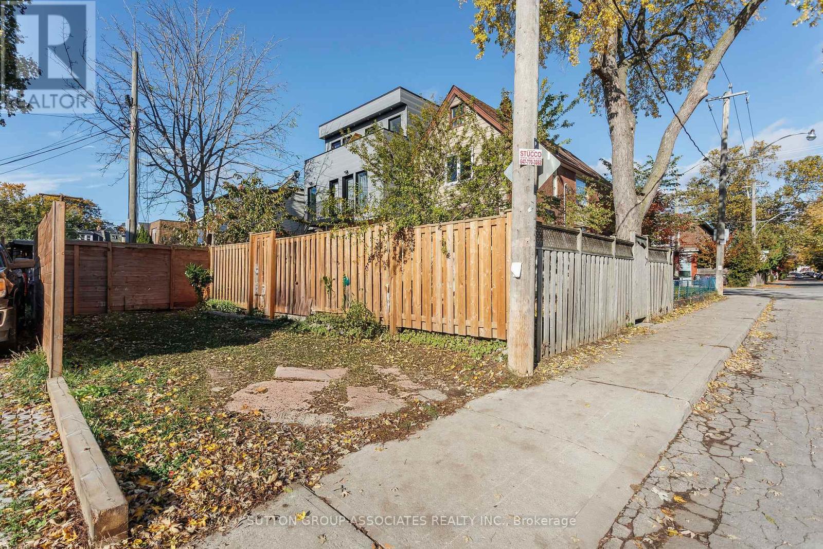 195 Hallam Street, Toronto (Dovercourt-Wallace Emerson-Junction), Ontario  M6H 1X6 - Photo 41 - W12502596