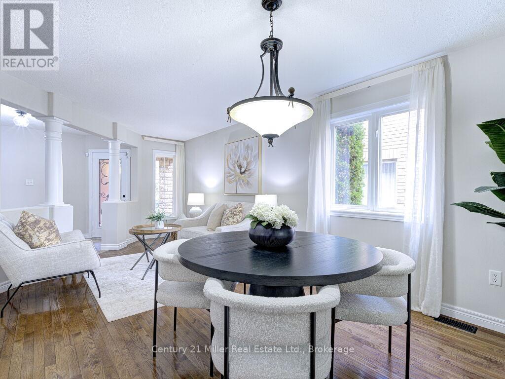 2092 Redstone Crescent, Oakville, Ontario  L6M 5B1 - Photo 12 - W12502768