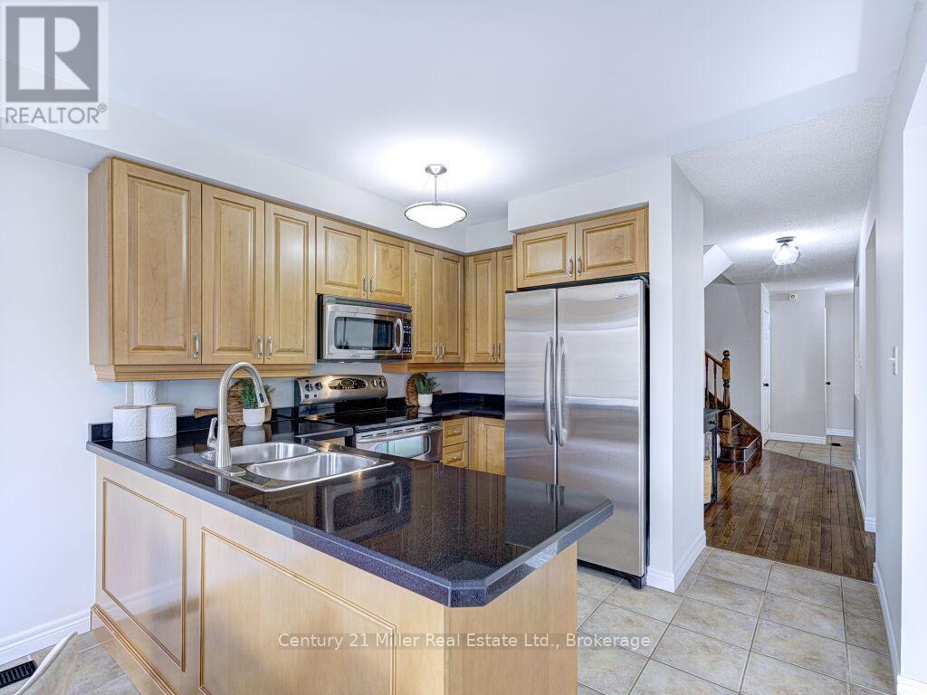 2092 Redstone Crescent, Oakville, Ontario  L6M 5B1 - Photo 17 - W12502768