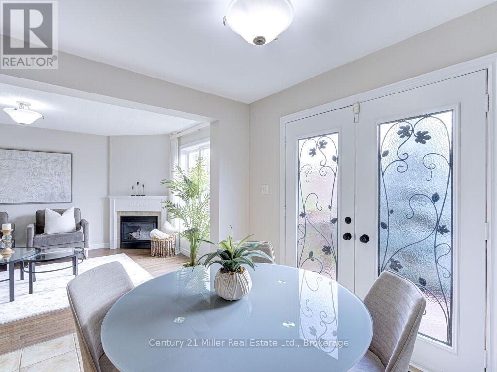 2092 Redstone Crescent, Oakville, Ontario  L6M 5B1 - Photo 19 - W12502768