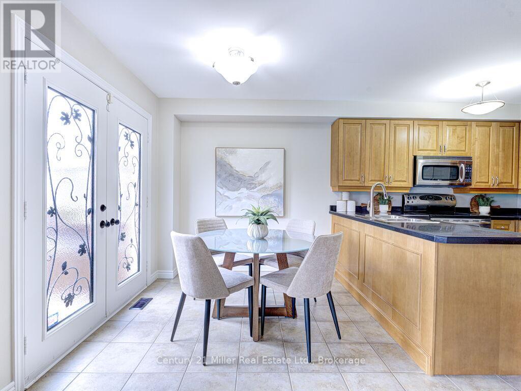 2092 Redstone Crescent, Oakville, Ontario  L6M 5B1 - Photo 20 - W12502768