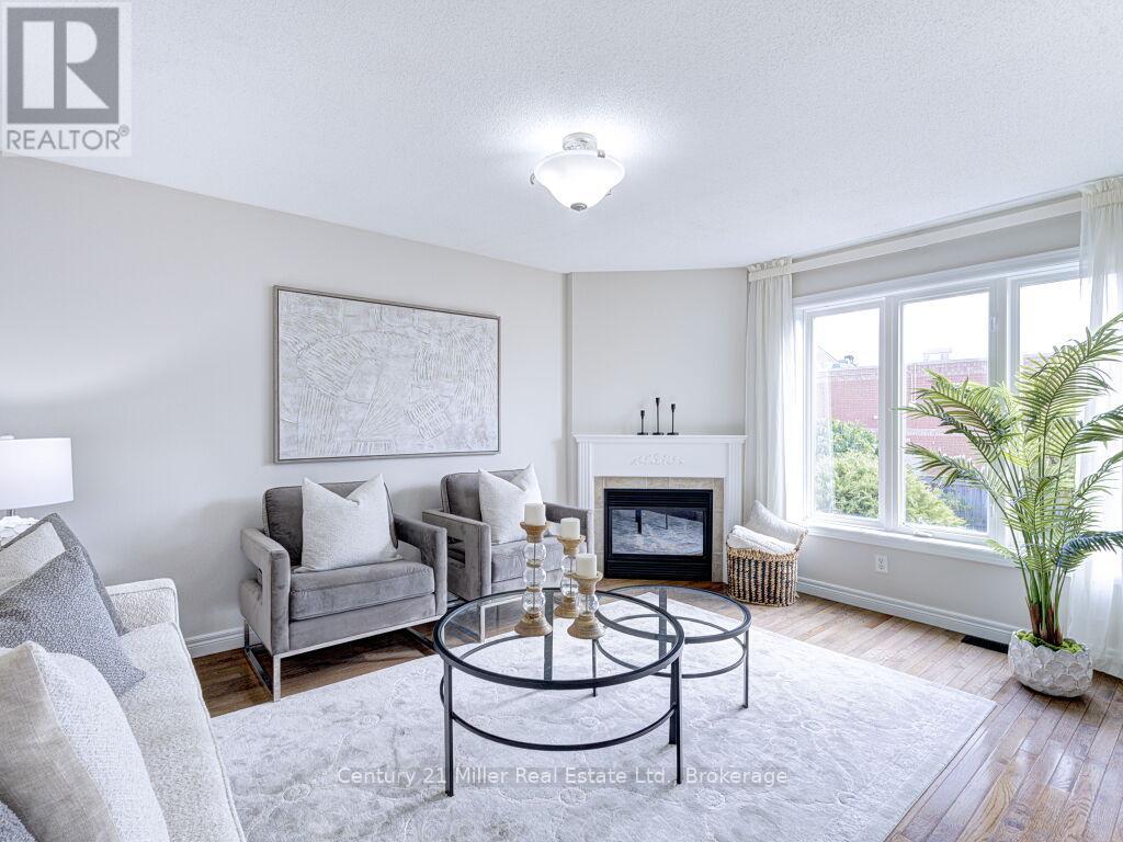 2092 Redstone Crescent, Oakville, Ontario  L6M 5B1 - Photo 23 - W12502768