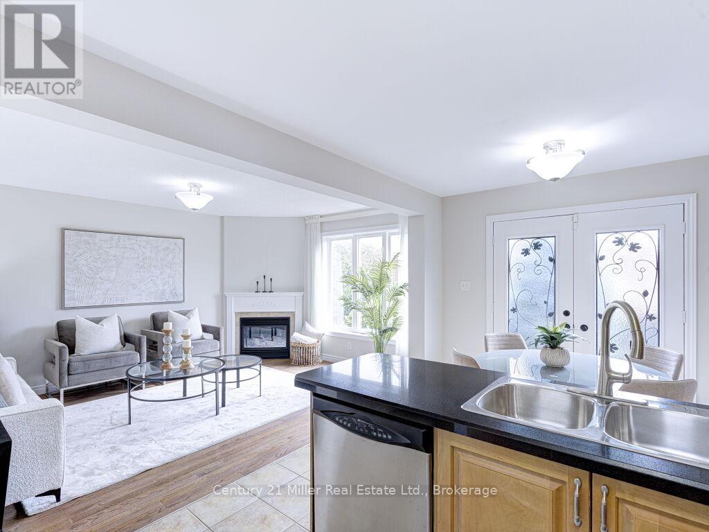 2092 Redstone Crescent, Oakville, Ontario  L6M 5B1 - Photo 25 - W12502768