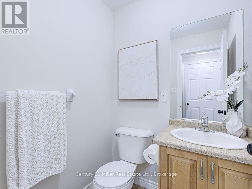 2092 Redstone Crescent, Oakville, Ontario  L6M 5B1 - Photo 26 - W12502768