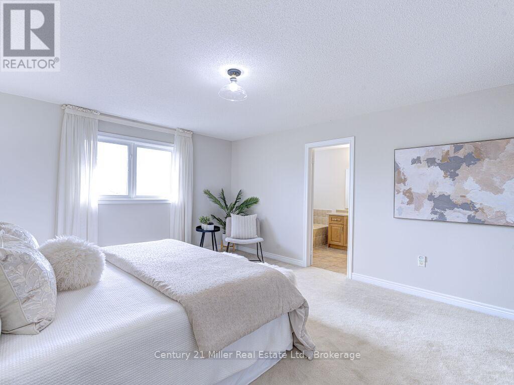 2092 Redstone Crescent, Oakville, Ontario  L6M 5B1 - Photo 30 - W12502768