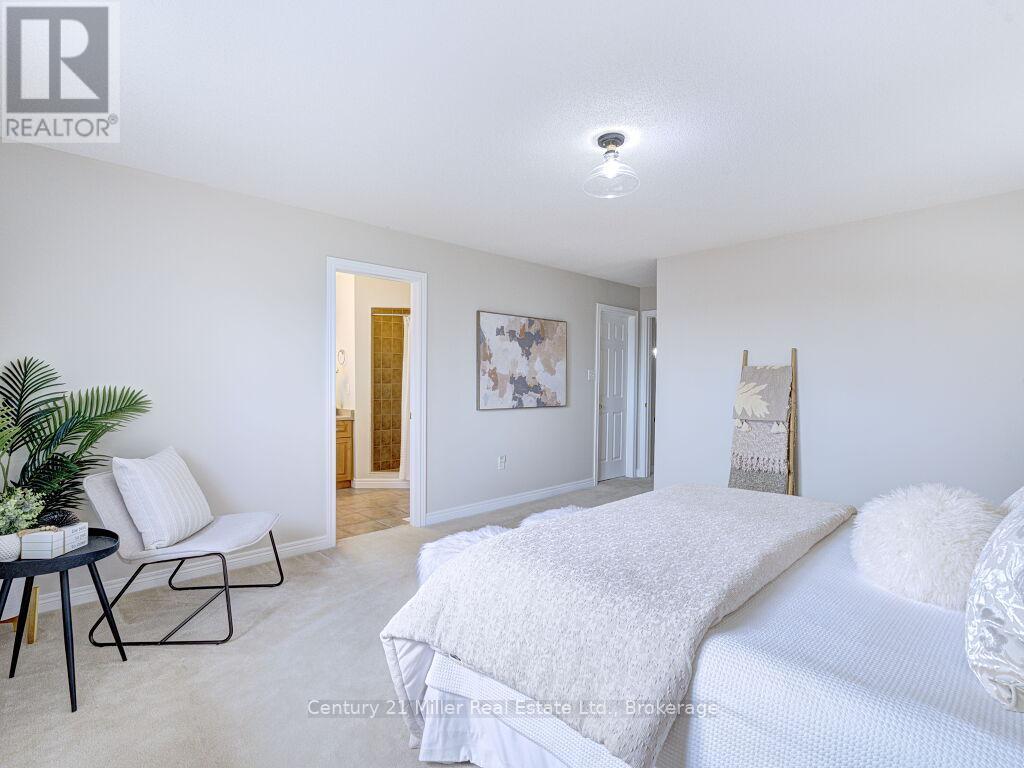 2092 Redstone Crescent, Oakville, Ontario  L6M 5B1 - Photo 31 - W12502768