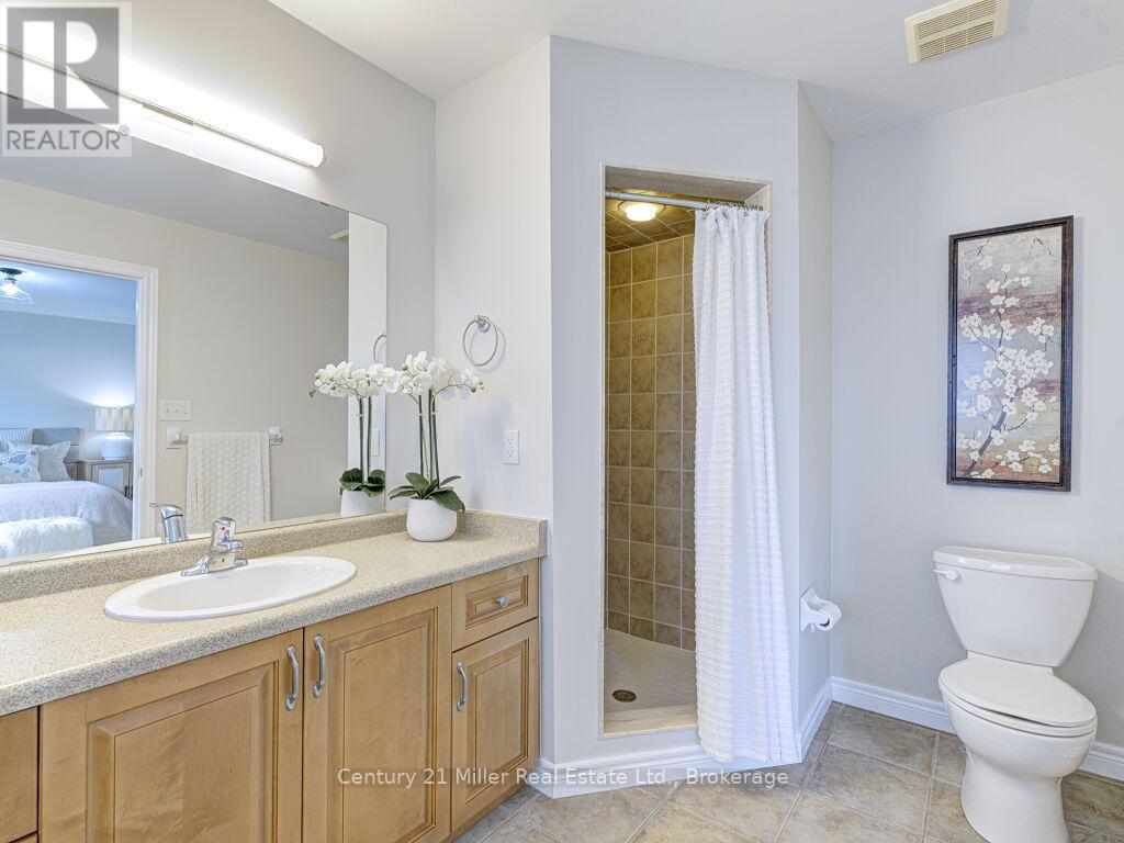 2092 Redstone Crescent, Oakville, Ontario  L6M 5B1 - Photo 33 - W12502768