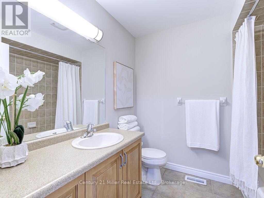 2092 Redstone Crescent, Oakville, Ontario  L6M 5B1 - Photo 40 - W12502768