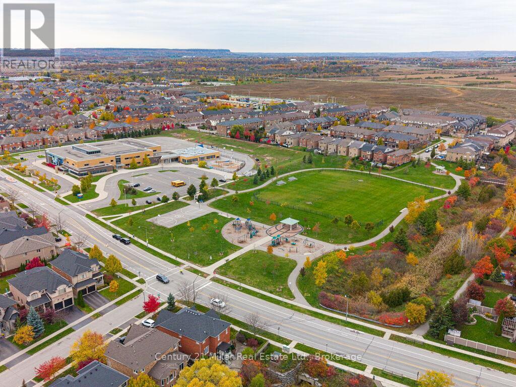 2092 Redstone Crescent, Oakville, Ontario  L6M 5B1 - Photo 48 - W12502768