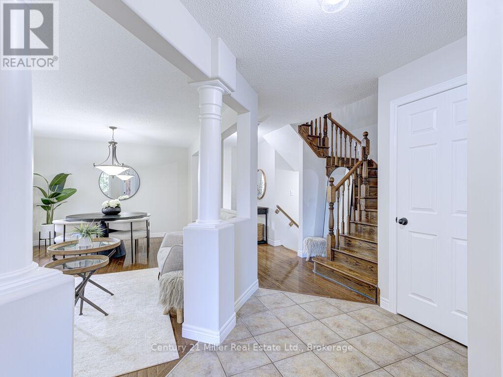 2092 Redstone Crescent, Oakville, Ontario  L6M 5B1 - Photo 7 - W12502768