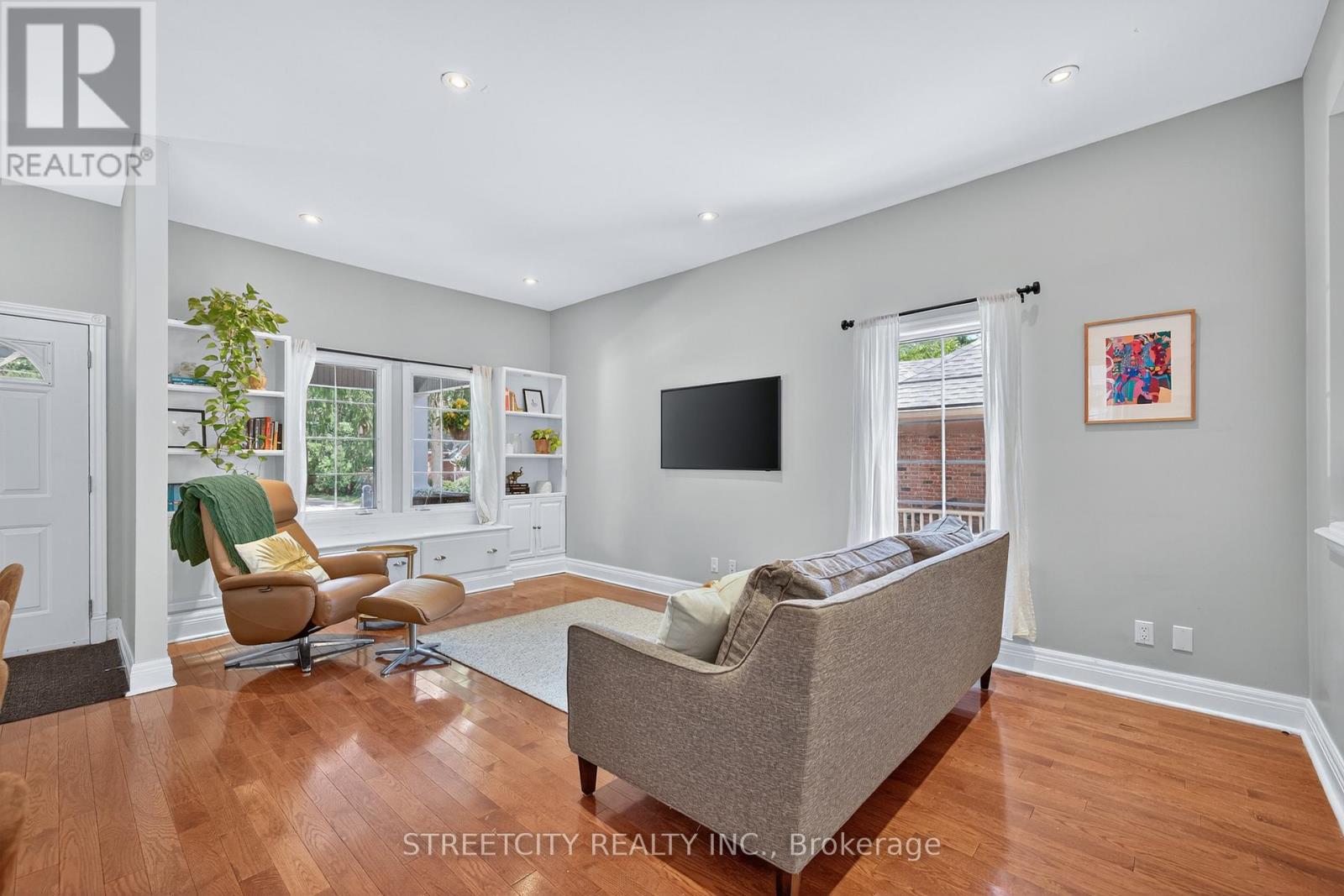 105a Devonshire Avenue, London South (South G), Ontario  N6C 2H6 - Photo 11 - X12502704