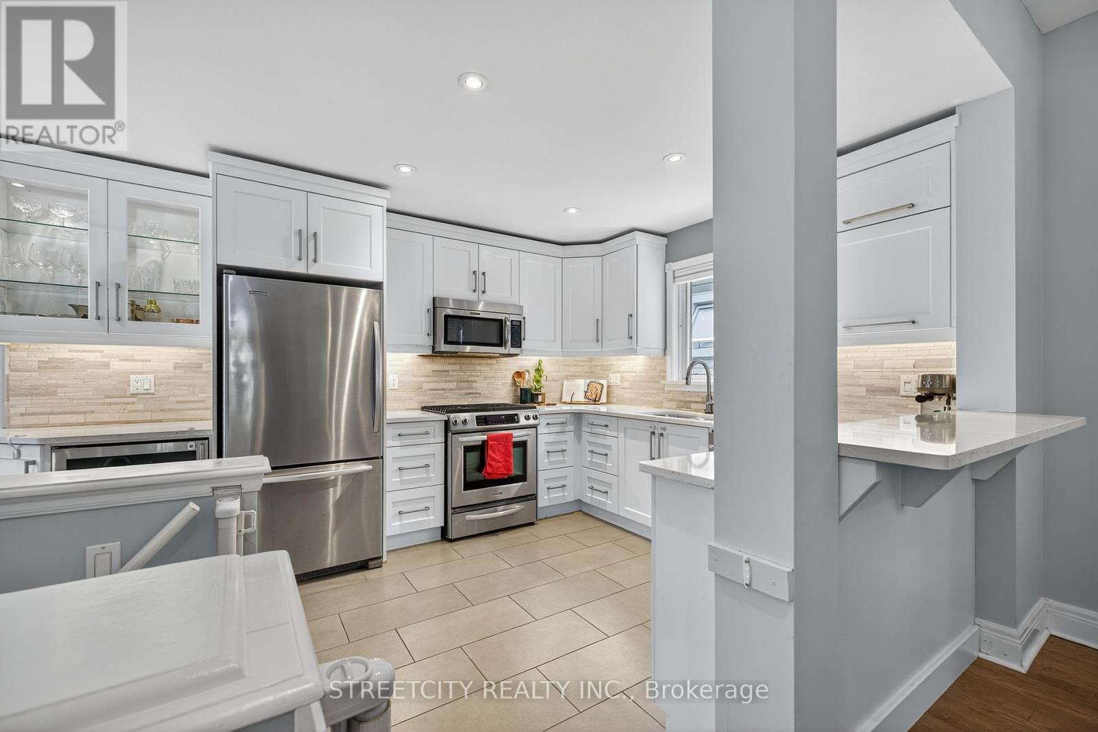 105a Devonshire Avenue, London South (South G), Ontario  N6C 2H6 - Photo 13 - X12502704