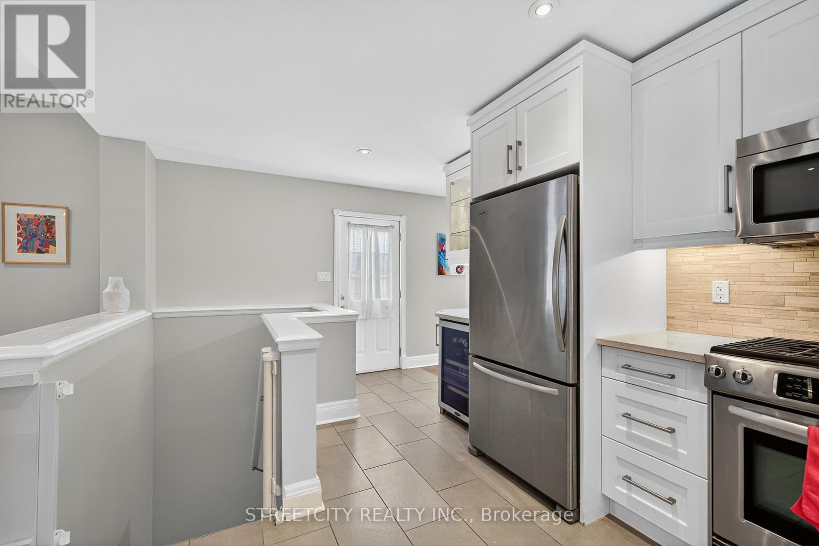 105a Devonshire Avenue, London South (South G), Ontario  N6C 2H6 - Photo 18 - X12502704