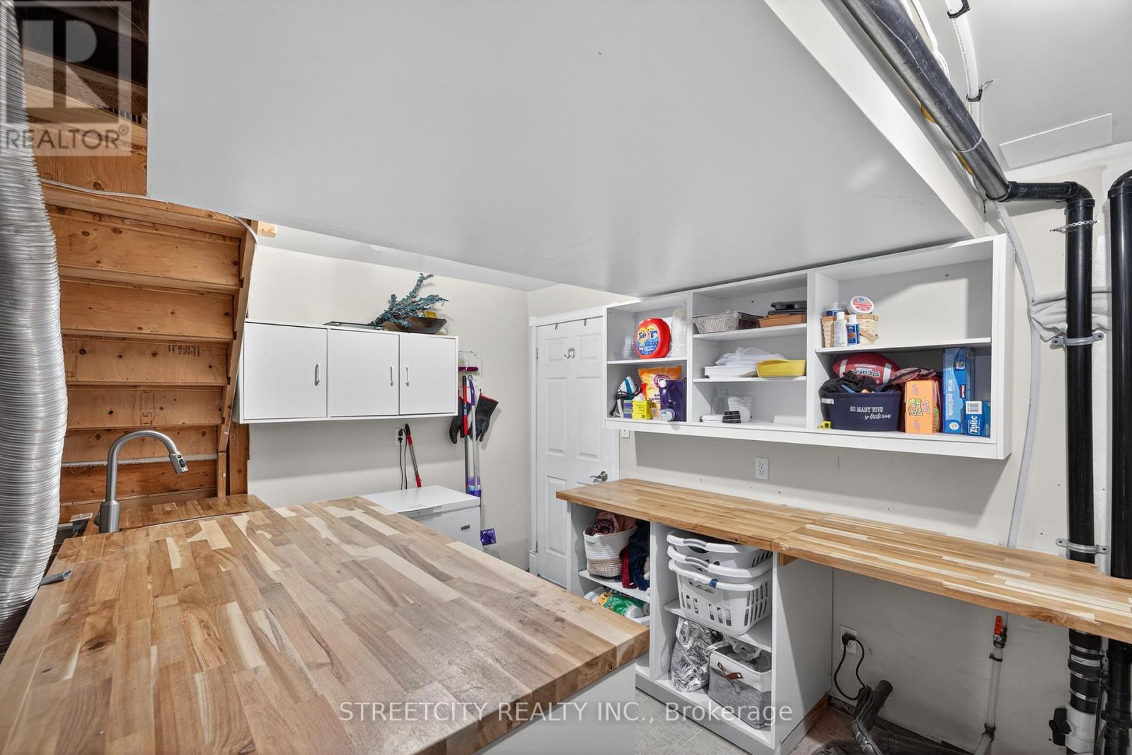 105a Devonshire Avenue, London South (South G), Ontario  N6C 2H6 - Photo 34 - X12502704