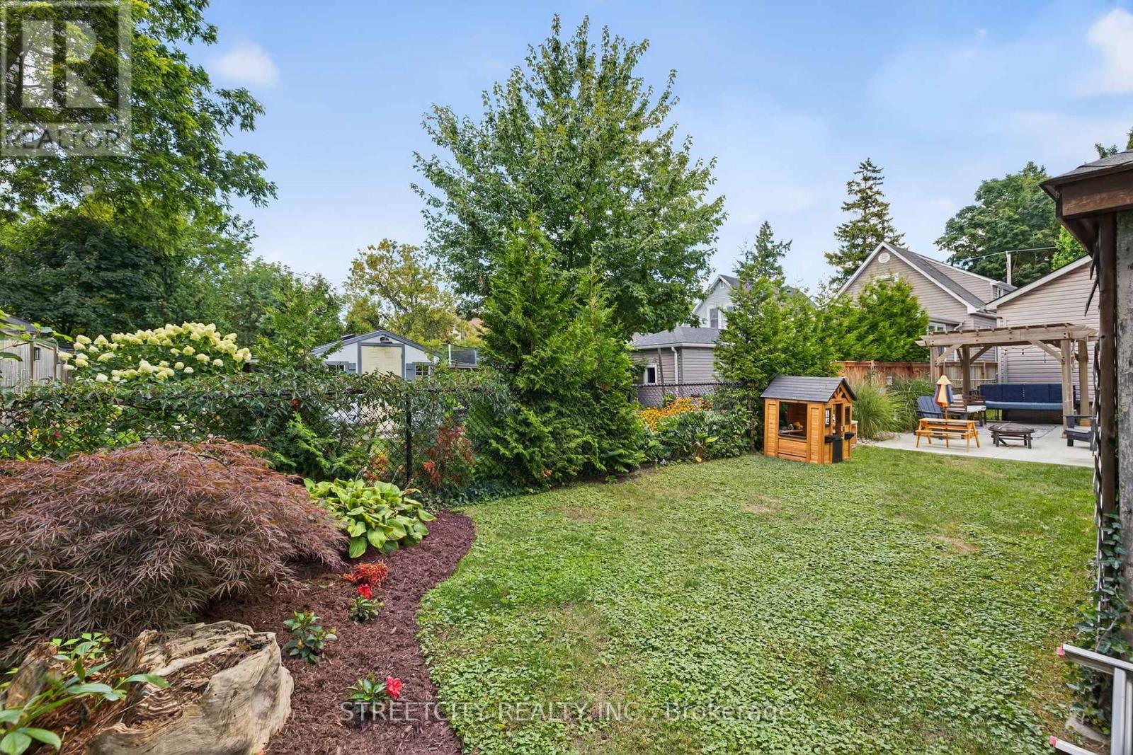 105a Devonshire Avenue, London South (South G), Ontario  N6C 2H6 - Photo 40 - X12502704