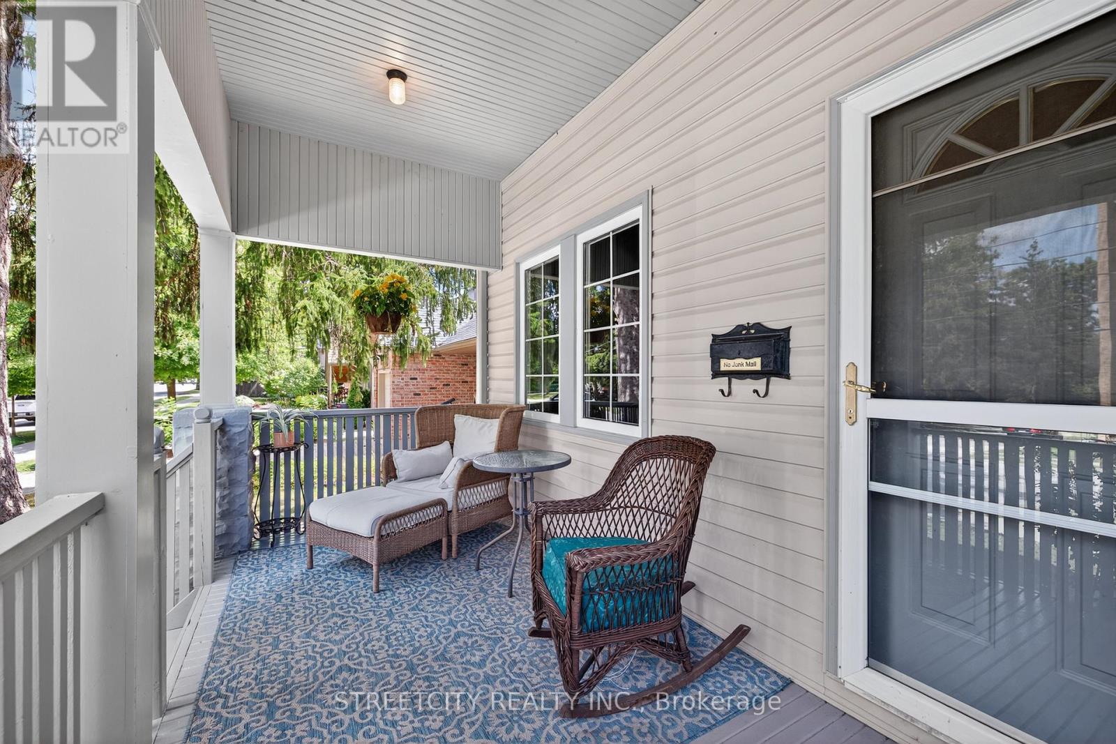 105a Devonshire Avenue, London South (South G), Ontario  N6C 2H6 - Photo 8 - X12502704