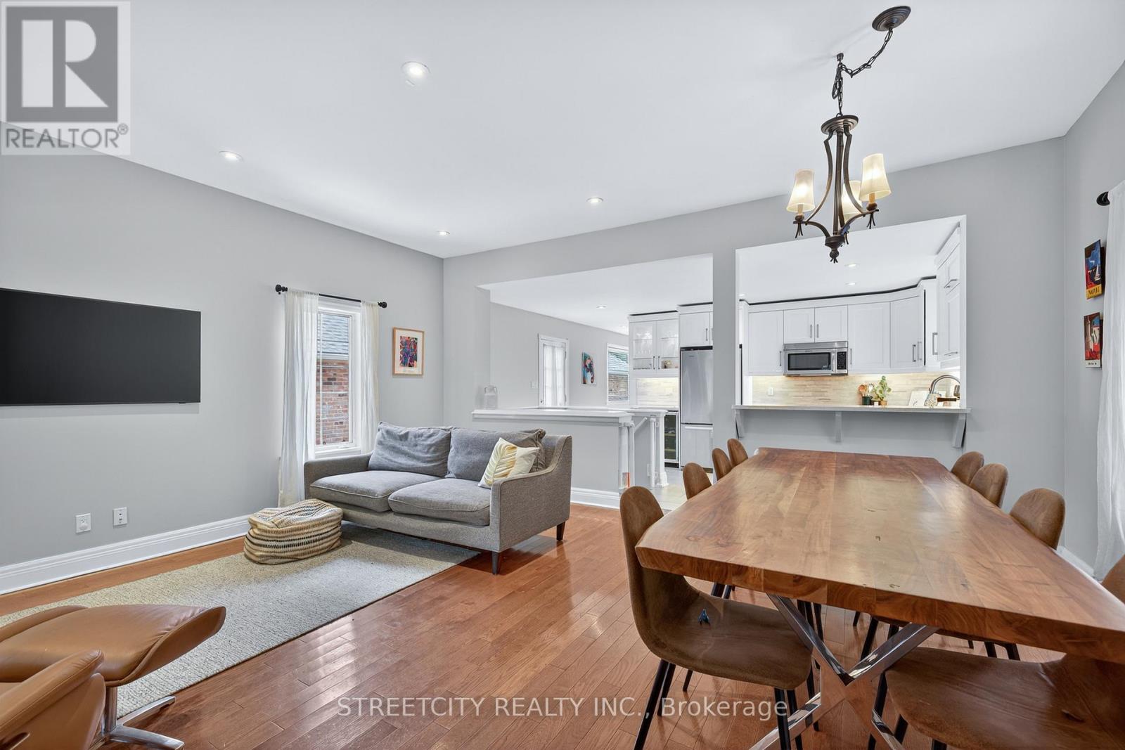 105a Devonshire Avenue, London South (South G), Ontario  N6C 2H6 - Photo 9 - X12502704