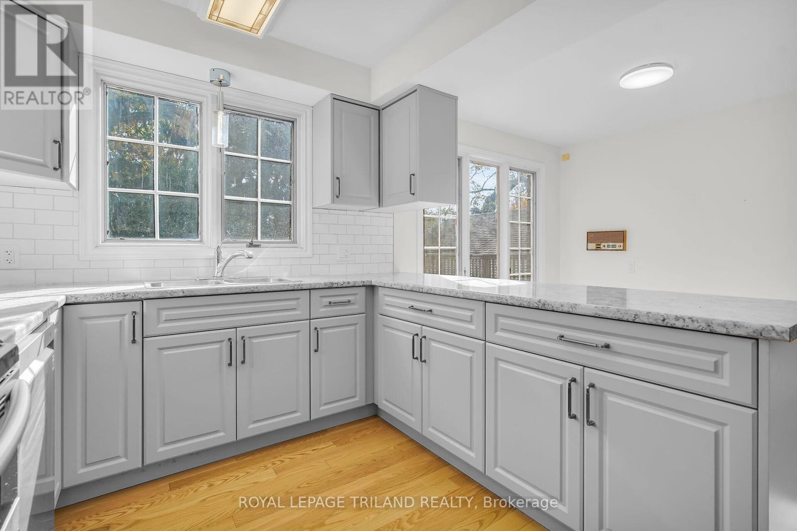 808 Clearview Crescent, London North, Ontario  N6H 4P7 - Photo 10 - X12502744