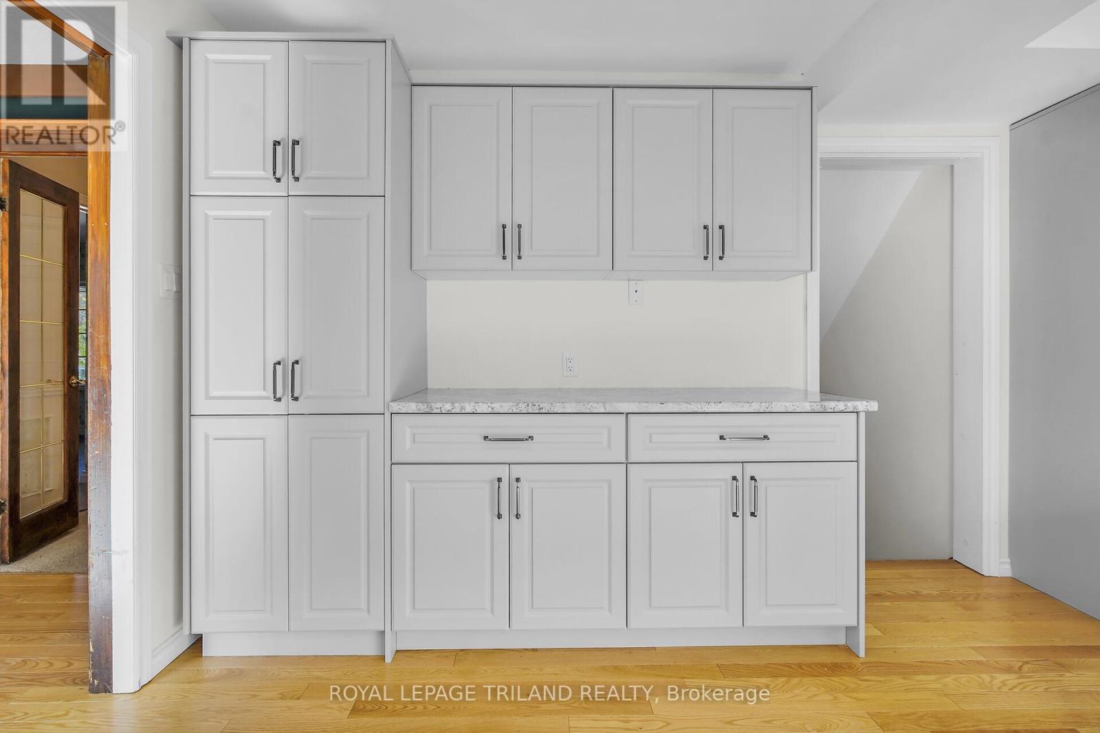 808 Clearview Crescent, London North, Ontario  N6H 4P7 - Photo 11 - X12502744