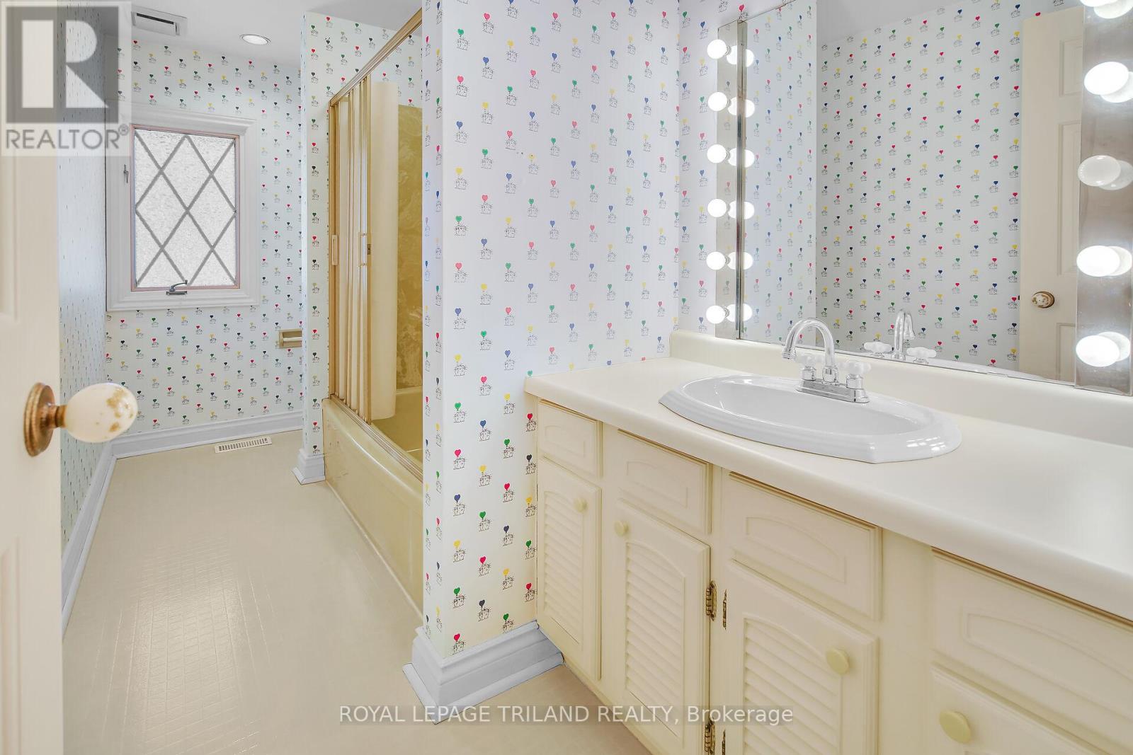 808 Clearview Crescent, London North, Ontario  N6H 4P7 - Photo 21 - X12502744