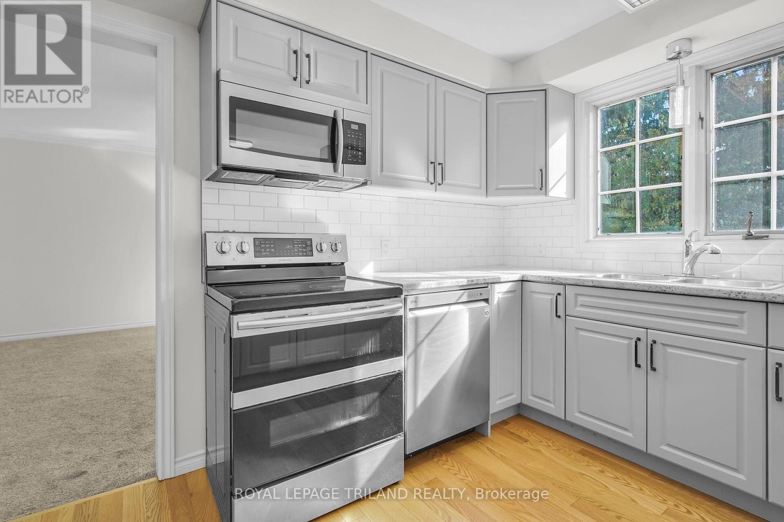 808 Clearview Crescent, London North, Ontario  N6H 4P7 - Photo 9 - X12502744