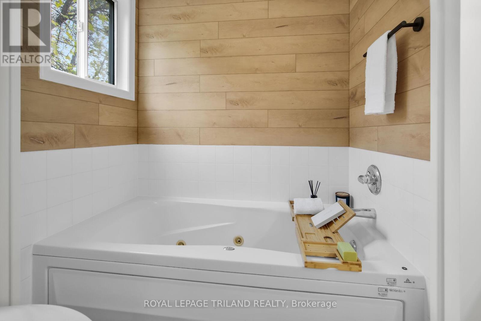 1547 Beaverbrook Avenue, London North (North M), Ontario  N6H 5V3 - Photo 22 - X12502756